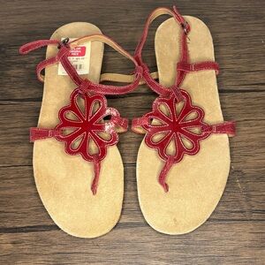 NEW Clarks Womens Sandals Red Flower‎ Posy Thong Leather Ankle Strap US Size 10